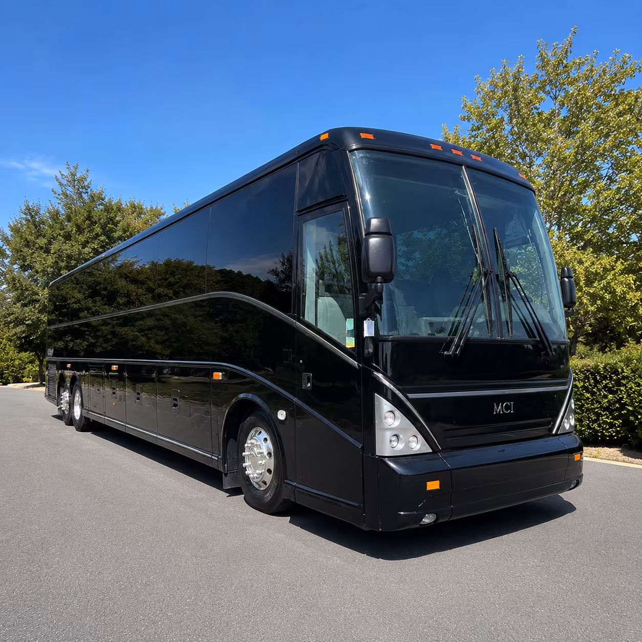 charter buses to uh rainbow warriors games at simplifi arena