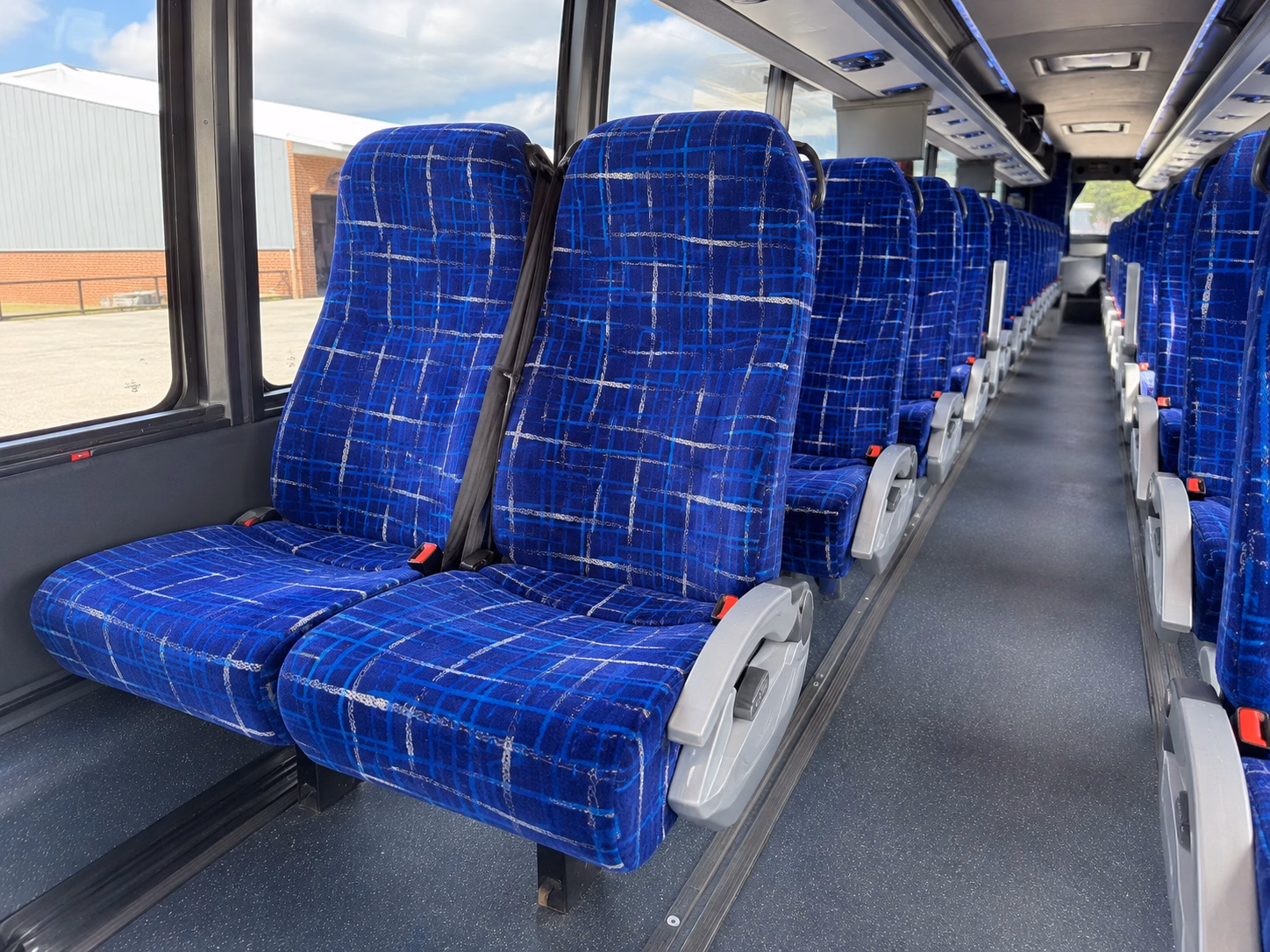 honolulu airport transportation onboard seating