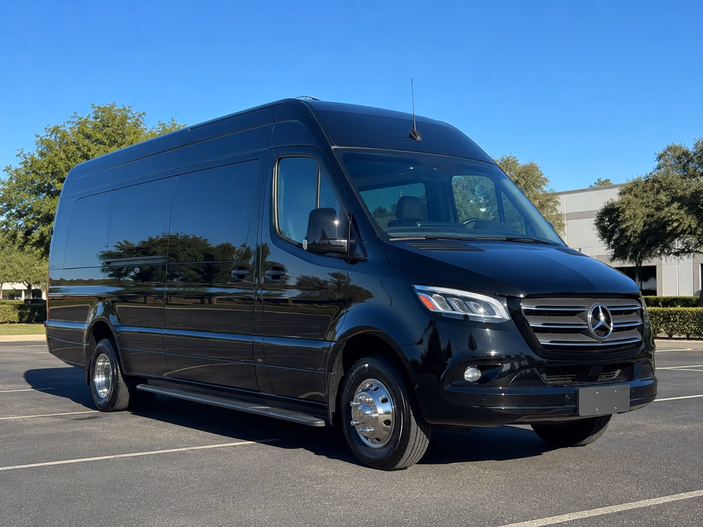 honolulu long distance transportation onboard seating