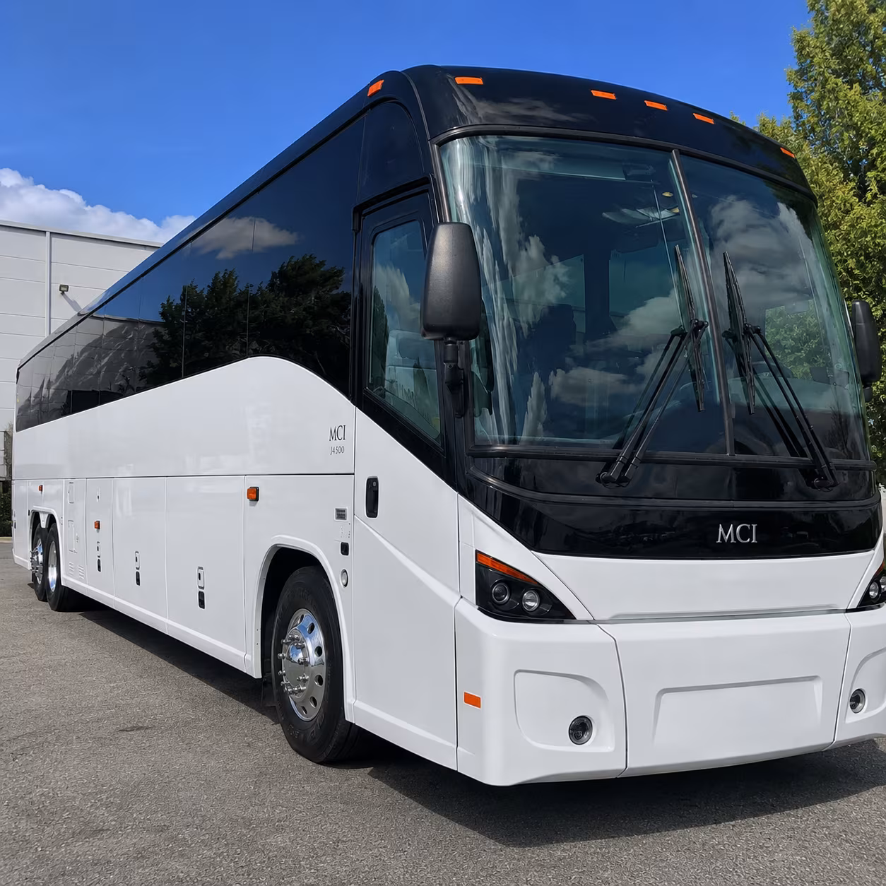 interisland connection shuttles and multi stop airport runs across oahu